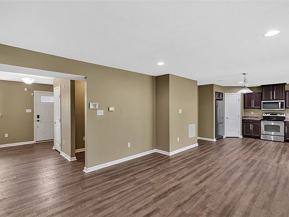 5th image of 1113 Towervue Dr