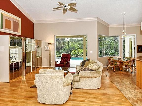 5th image of 520 Oak Bay Dr