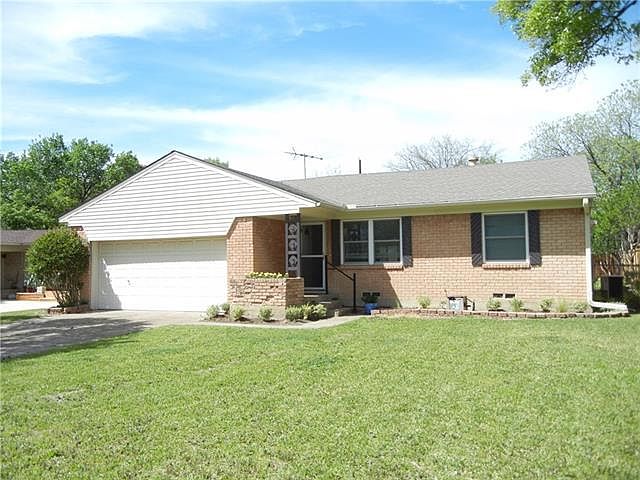 1st image of 632 Dumont Dr