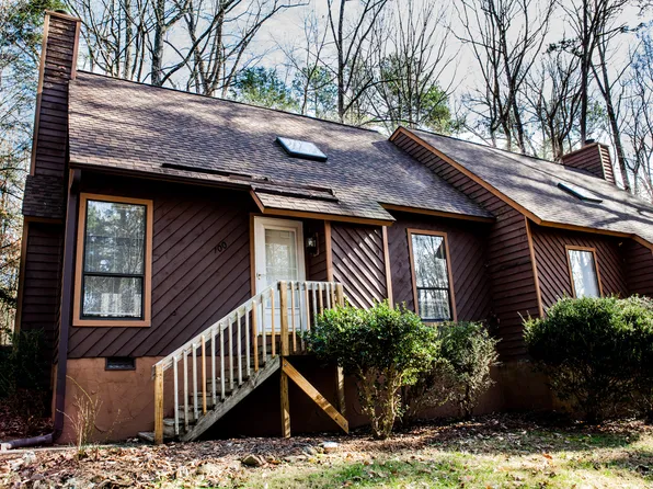 100 Hidden Valley Dr, Chapel Hill, NC 27516