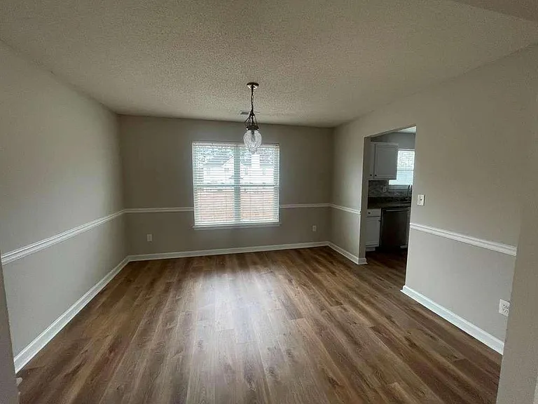 408 Canoga Ct — Photo 2