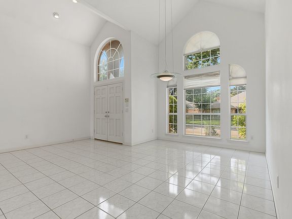 4th image of 6503 Mimms Dr