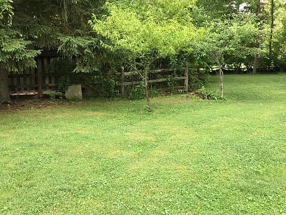 4th image of 9511 Creekside Dr