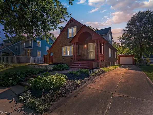650 Sunset View Dr, Akron, OH 44320