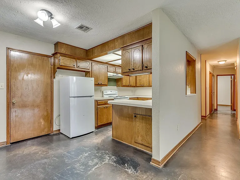 1518 E Boyd St — Photo 7