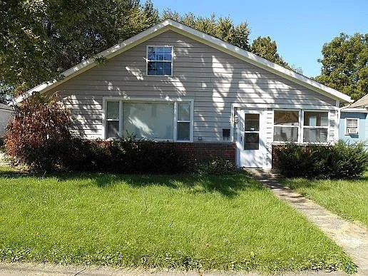 105 N Cottage Grove Ave photo 1
