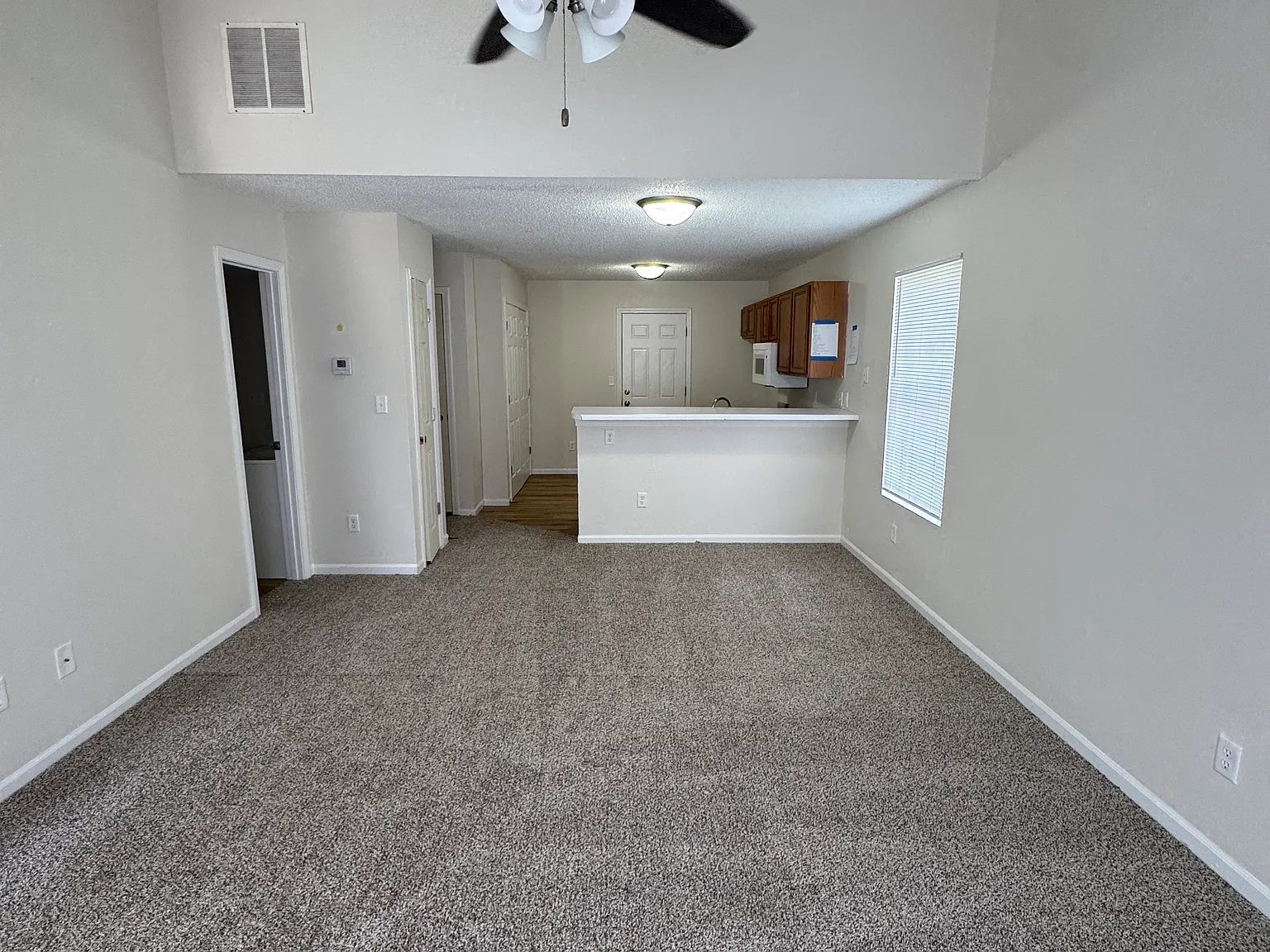 4 bed, 1366 sqft, $1,450 — Photo 3