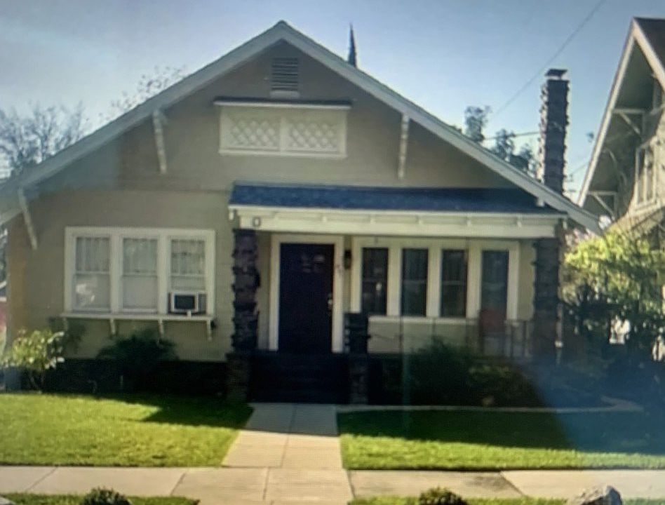 1st image of 891 Bradford St