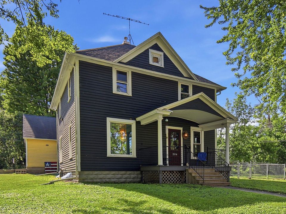 1st image of 204 Riverside Ave