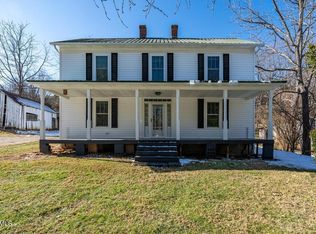 438 Toll Branch Rd, Johnson City, TN 37601