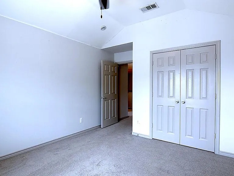 12649 Bay Ave — Photo 23