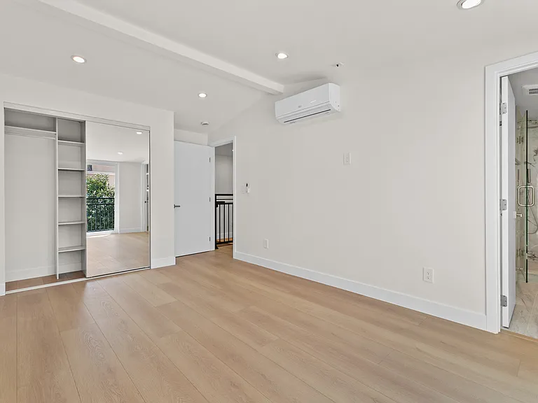 1133 N Maryland Ave #B — Photo 10