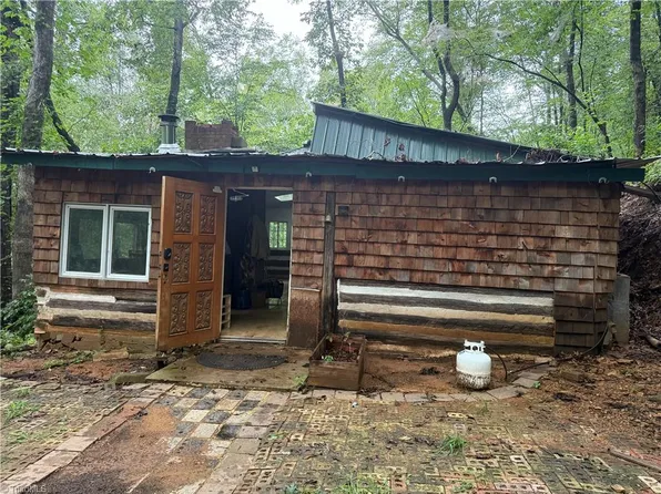 7680 Donnaha Rd, Tobaccoville, NC 27050