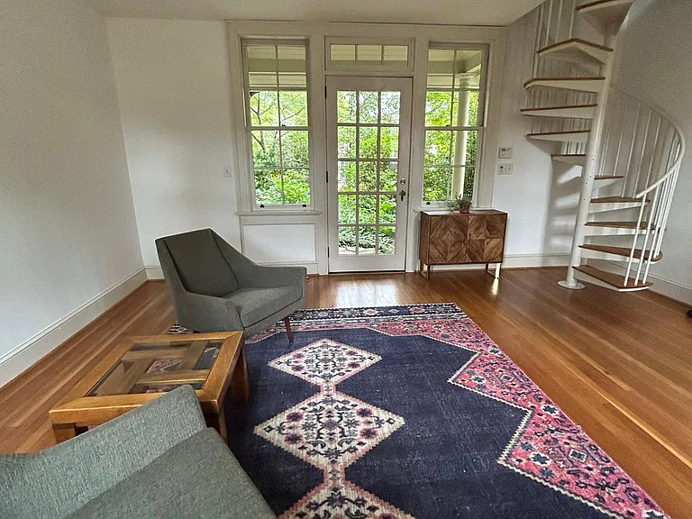 81 Spruce St NE — Photo 3
