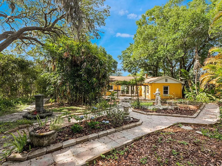 1207 Briercliff Dr — Photo 17