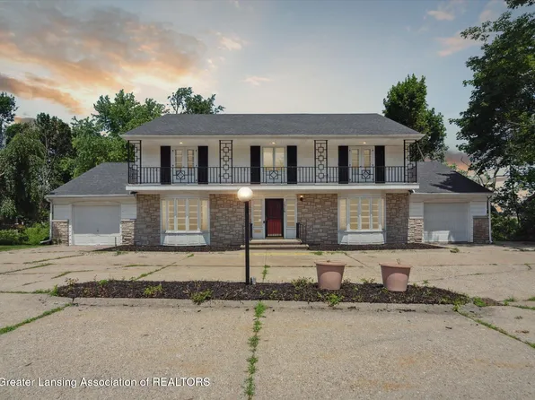 1516 Moores River Dr, Lansing, MI 48910