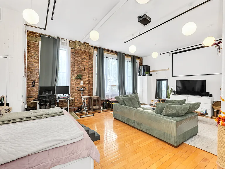 308 Graham Ave #2 — Photo 5