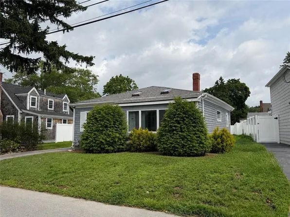 26 Bowden Ave, Barrington, RI 02806