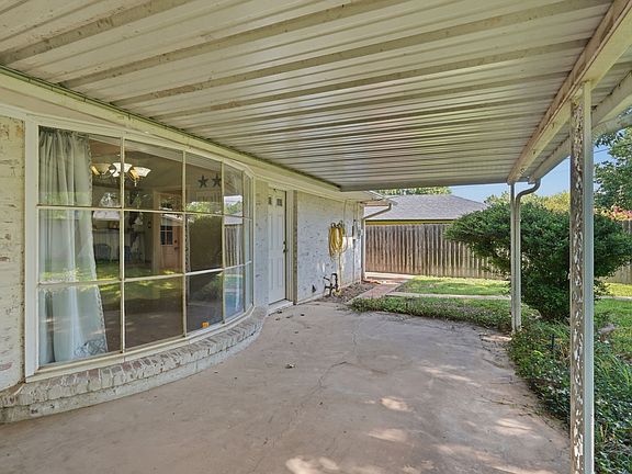 4th image of 858 Canyon Ct