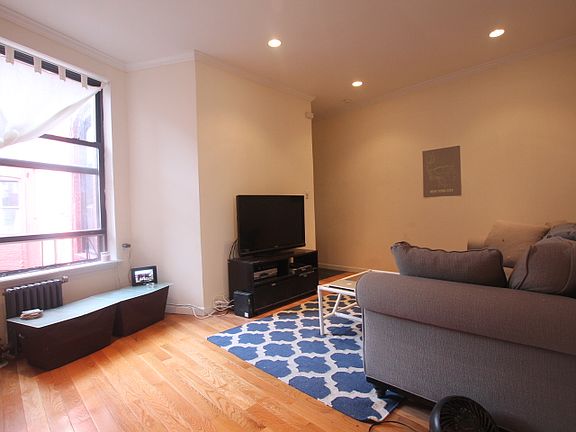 3rd image of 442 3rd Ave APT 10