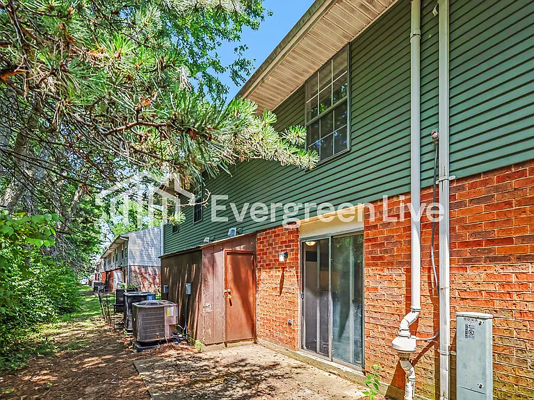 8095 Mount Aetna St — Photo 15