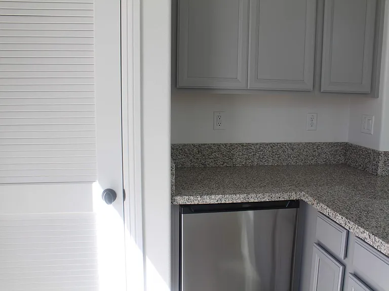 308 E Ramsey Dr — Photo 6