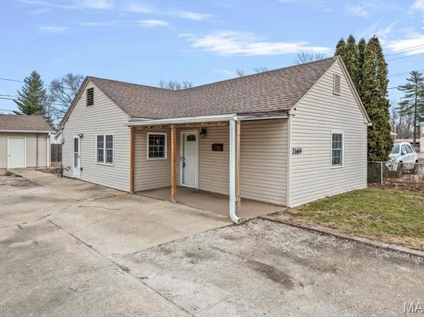 2169 N Grand Ave, Springfield, IL 62703