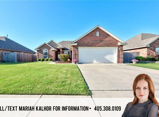 836 Carol Ann Pl, Moore, OK 73160