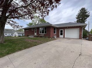 206 E McKinney St, Runnells, IA 50237