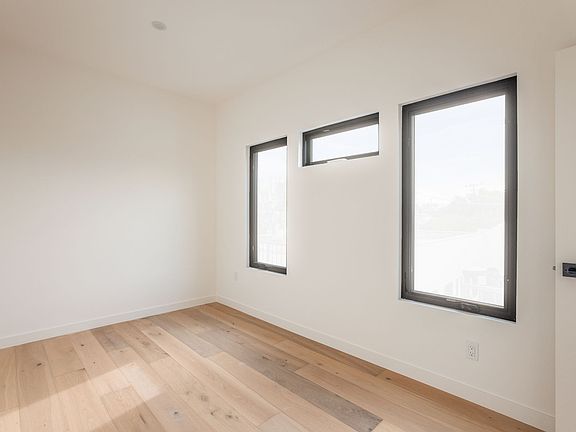 4th image of 2327 2nd St APT A