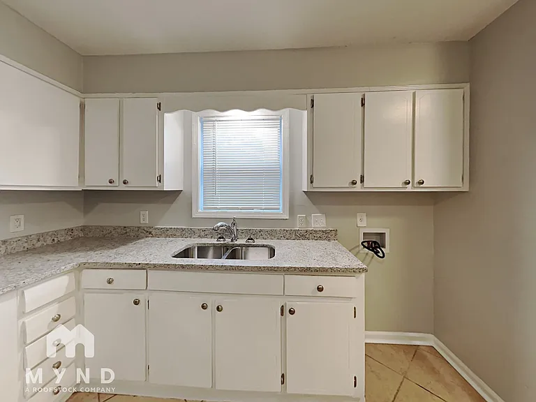 8206 Whitehead Dr — Photo 4
