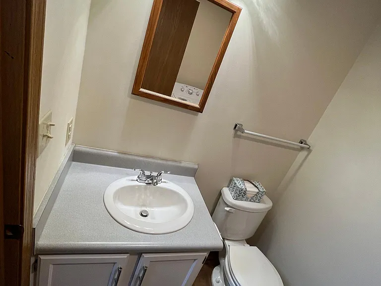1004 Rebecca St — Photo 11