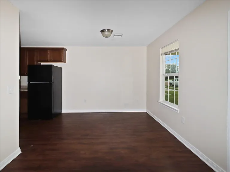 7501 Blue Jay — Photo 3