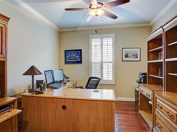 5th image of 2915 Bur Oak Ct