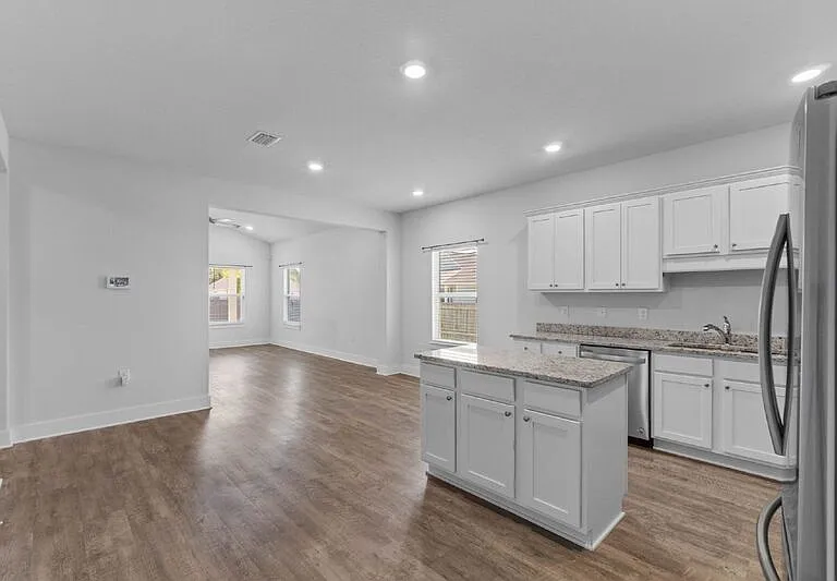5857 Danbury Blvd — Photo 6