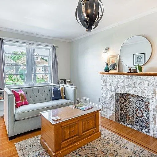 3 bed, 1200 sqft, $2,475 — Photo 3