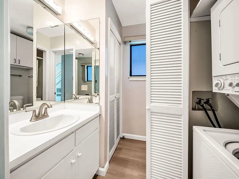 2578 Virginia St #6 — Photo 7