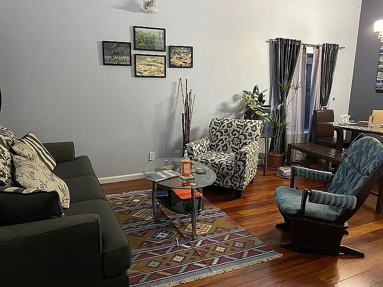 3 bed, 2.5 bath, 1828 sqft, $5,500 — Photo 3