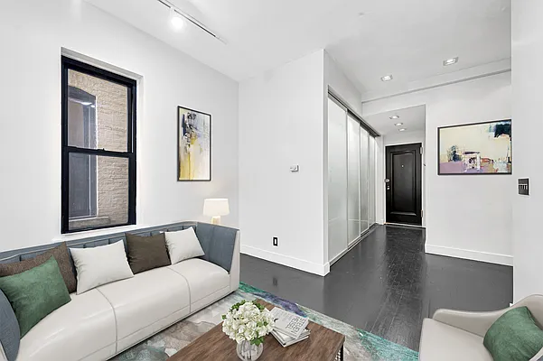 Rented by Compass | media 13