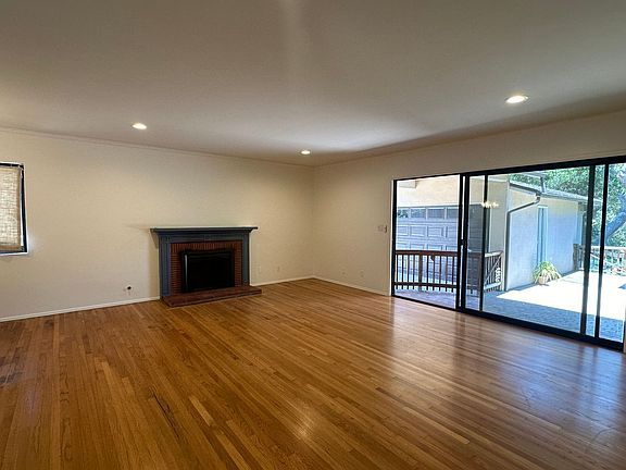 5th image of 524 Foxen Dr