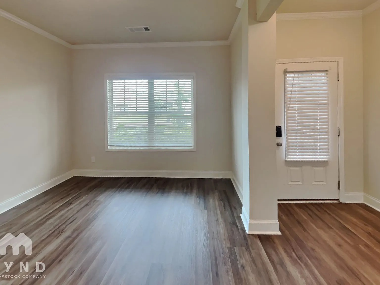 4 bed, 2.5 bath, 2253 sqft, $2,195 — Photo 3