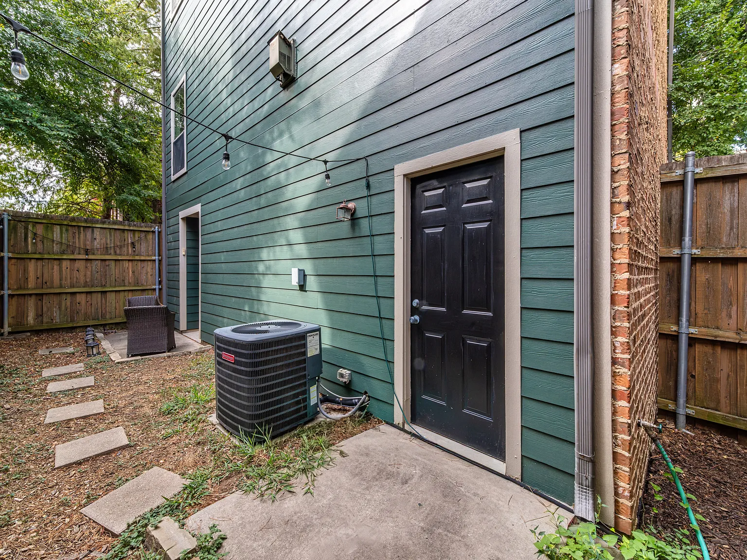 2 bed, 2.5 bath, 1373 sqft, $2,975 — Photo 2