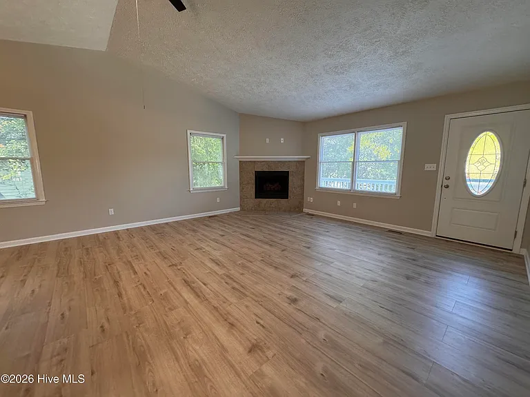 407 Hickory St #UP — Photo 15