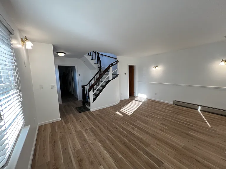 292 Pearl St #3 — Photo 4