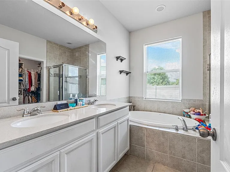 2621 Glenrock Ct — Photo 24