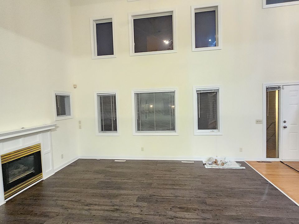 Sitting room with 20ft ceiling.