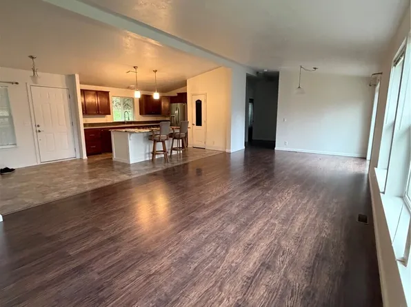 126 Burchett Rd, Onalaska, WA 98570