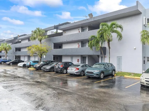 8841 W Flagler St APT 212, Miami, FL 33174