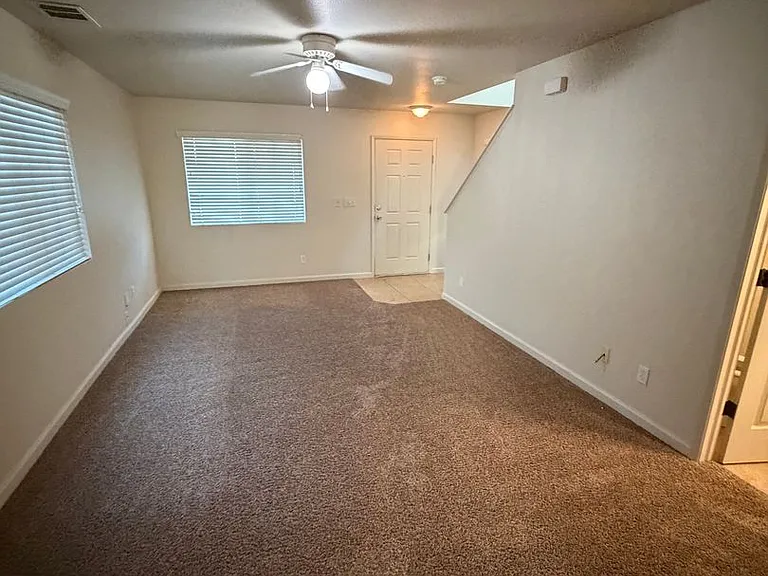 585 Hart Dr — Photo 24