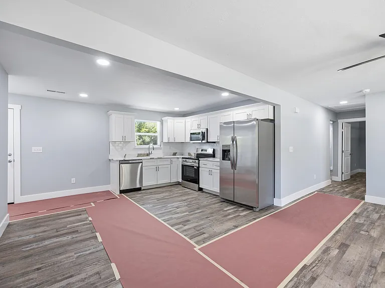 7713 Canyon Dr — Photo 5